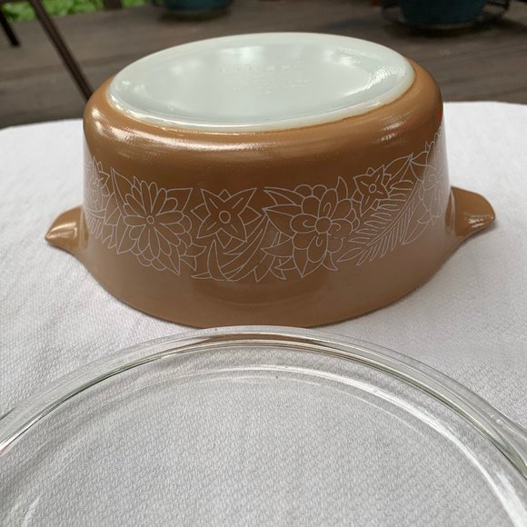 Vtg Pyrex Woodland Pattern (White on Light Brown) Casserole Dish #472-B - 1.5 Pt - Picture 8 of 15